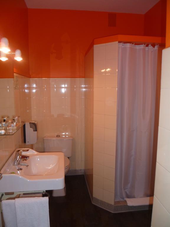 Hotel La Residence Вильнёв-сюр-Ло Номер фото