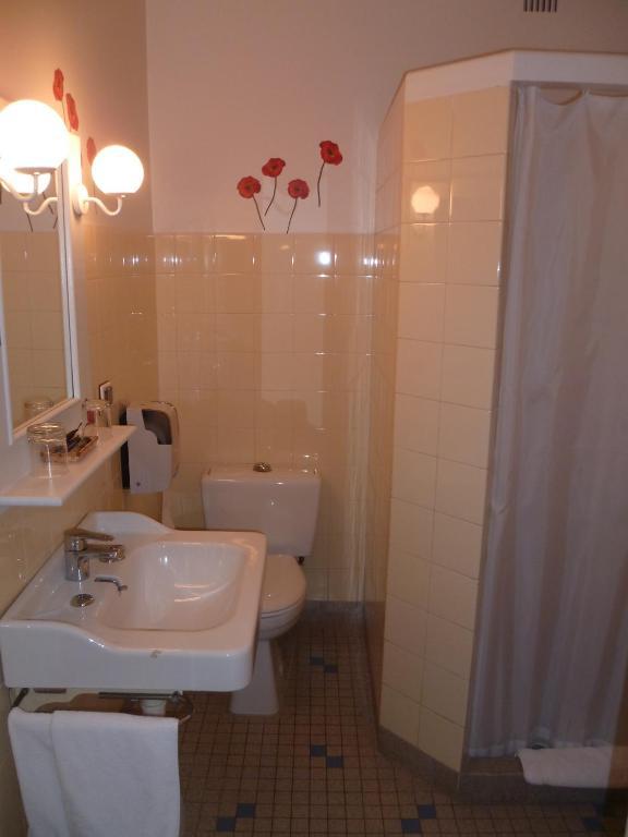 Hotel La Residence Вильнёв-сюр-Ло Номер фото